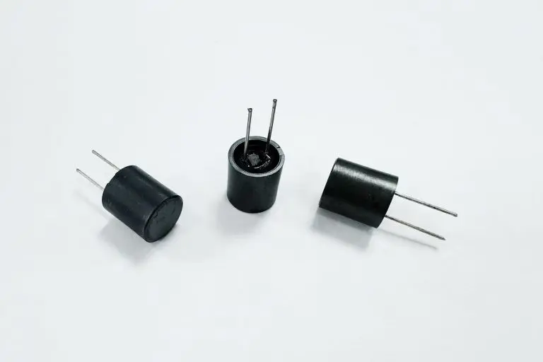 Gujing Electronics のワンストップ技術サービスは、顧客の電源ソリューションの安全性の問題を解決しました。